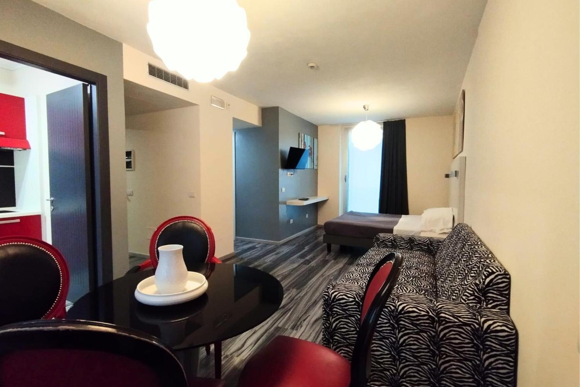 Happy Hotel Atelier Gardone Riviera Centro & Beach 외부 사진